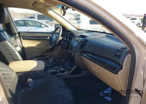 2011 Kia Sorento Lx from USA, damaged, VIN 5XYKT3A10BG049785